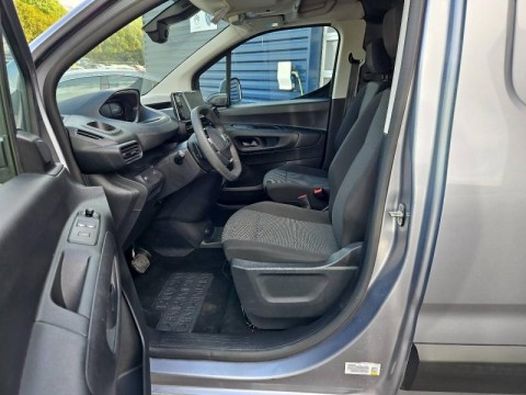 PEUGEOT Partner M 650kg BlueHDi 130ch S&S EAT8 Pack Premium Connect