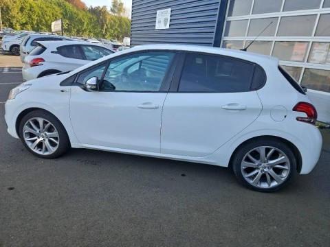 PEUGEOT 208 1.6 BlueHDi 75ch Style 5p