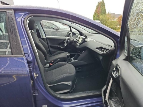 PEUGEOT 208 1.2 PureTech 82ch Allure 5p