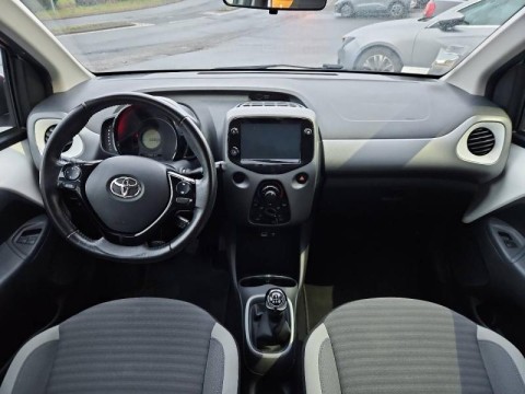 TOYOTA Aygo 1.0 VVT-i 72ch x-play x-app 5p MC18