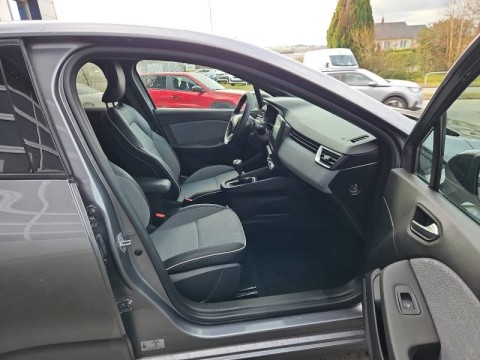 RENAULT Clio 1.0 TCe 90ch Techno - 24